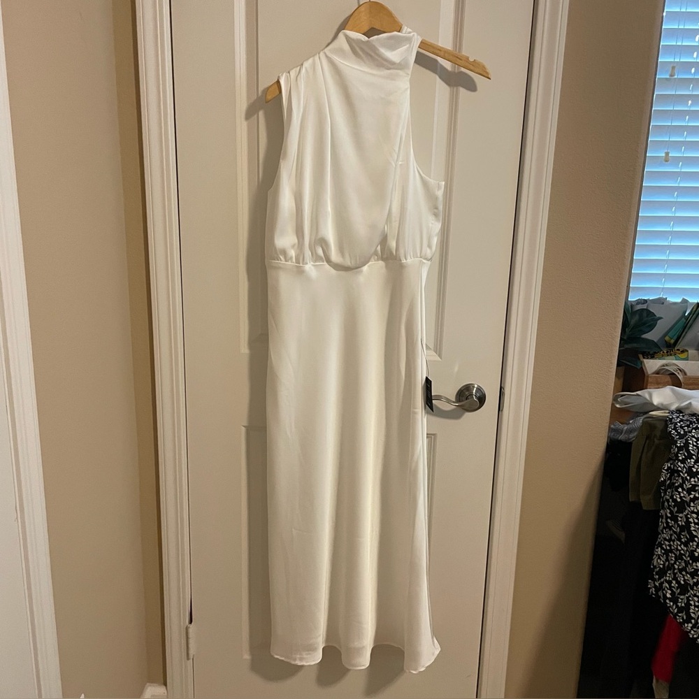 NWT Lulus Distinctive Charm White Satin Asymmetrical Midi Dress Size Large FLAW - Picture 4 of 13